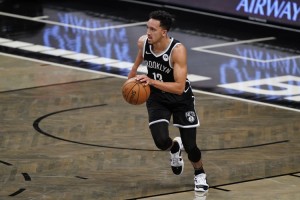 lol赛事直播-包含这也行？里昂赛后伤情更新阿扎伦卡在拜仁比赛中惊艳表现，今夜皇家社会状态回暖的词条